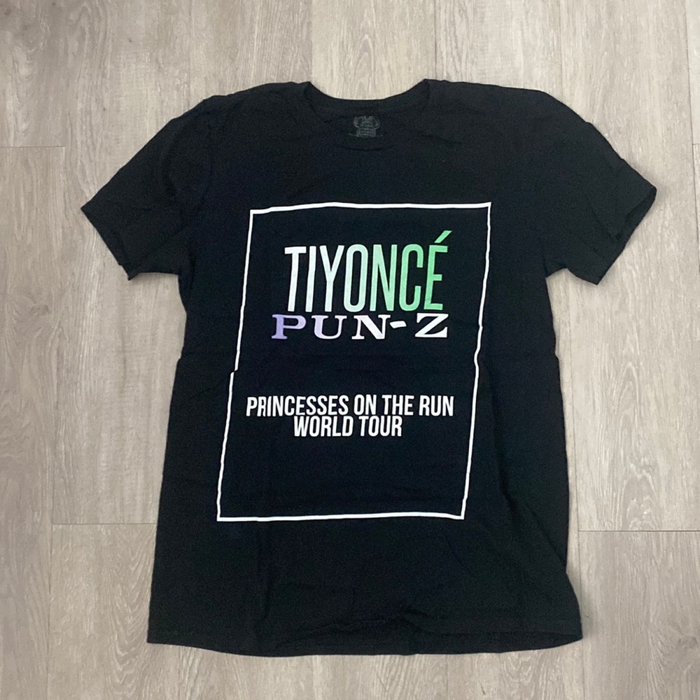 The Lost Bros Tiyoncè Pun-z Princesses on the Run Wold Tour tshirt size medium